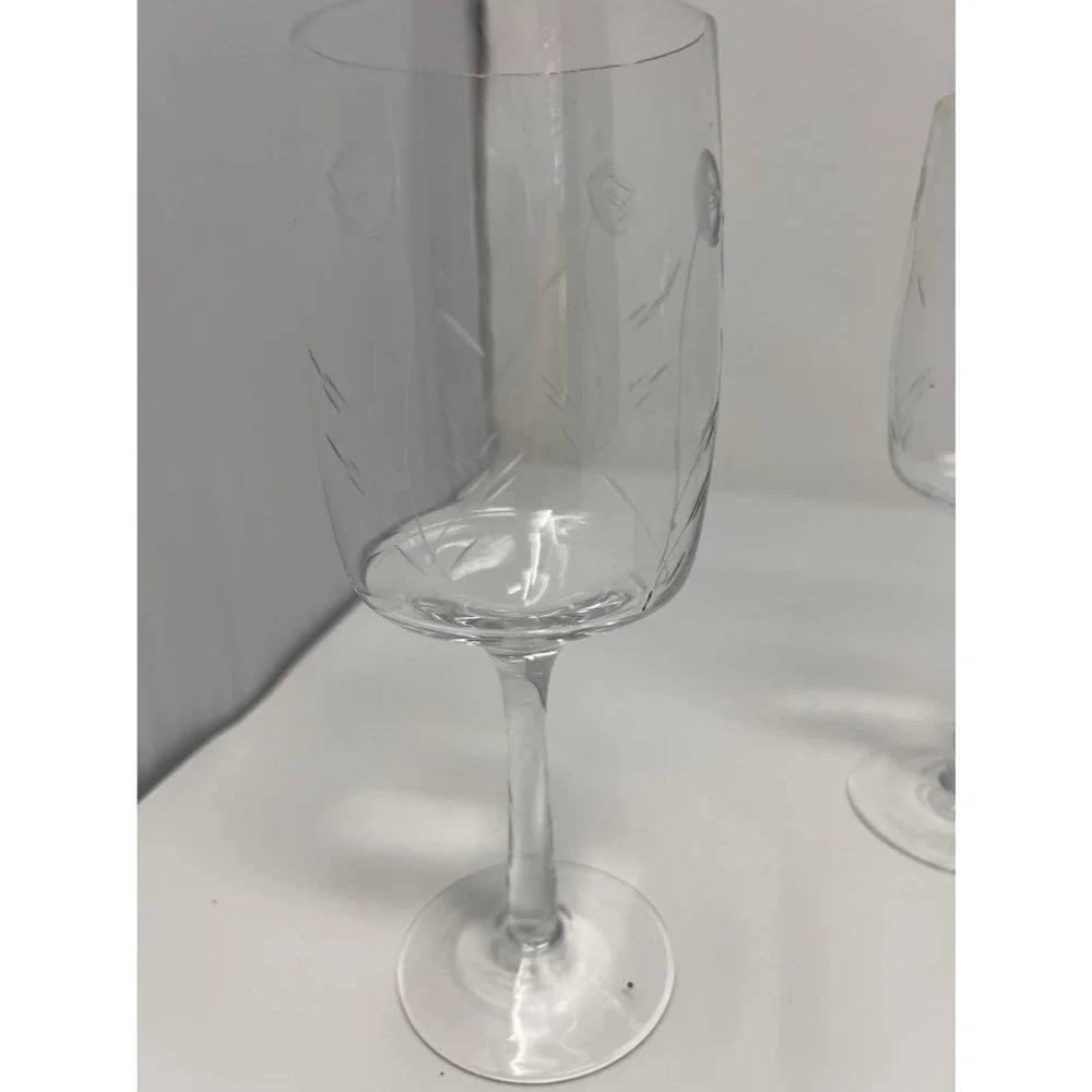 Carafe 5 Glasses with Petite Roses 11 1/2
